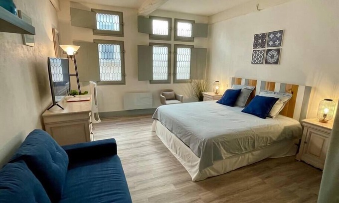 Uzes Apartment | 'The Ucetia' appt in charming stone house in Uzès centre