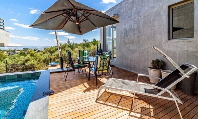 Helderberg Rural Condo | The ultimate venue to relax & enjoy the views close to restaurants, wine farms,