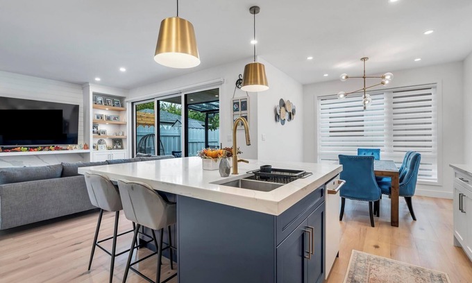 Saanich West House | The Ultimate Villa- Luxury Home with Guest House in the Heart of Town