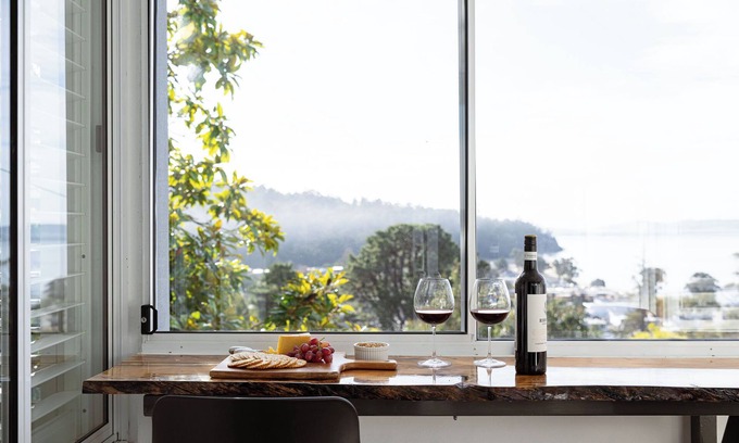 Kingston Beach House | The View at Kingston Beach - Newly Renovated