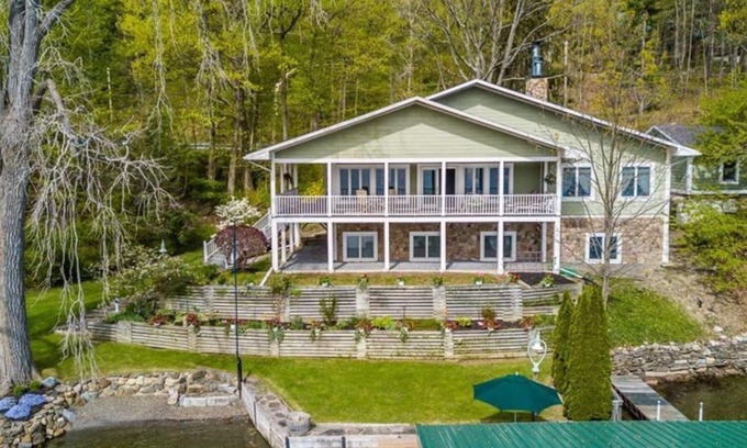 Pulteney House | The village of Keuka