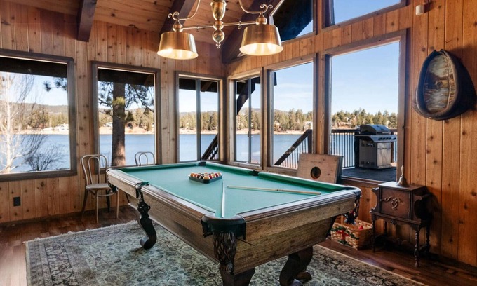 Patton House | The Voges' Lake House - Sleeps 14 - 8 Adults Max. Lakefront, Dock, BBQ
