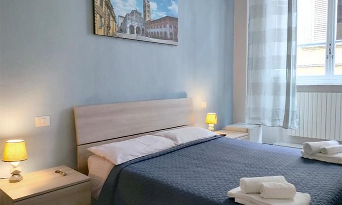 Lucca Historical Center Apartment | The Walls