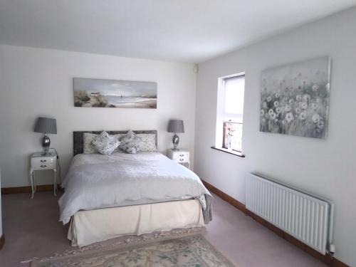 Knockaderry Cross Roads House | The Wandering Donkey Guest House