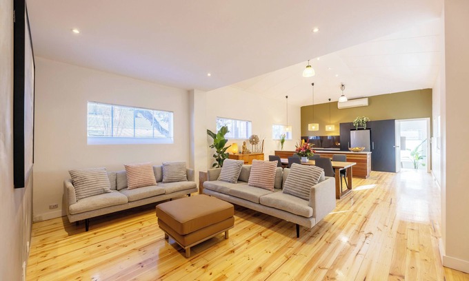 Fitzroy North House | The Warehaus | Spacey, Cool & Comfy