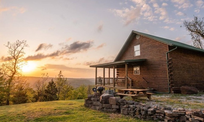 Ponca Condo | The Waterfall Cabin w/Incredible Sunset View