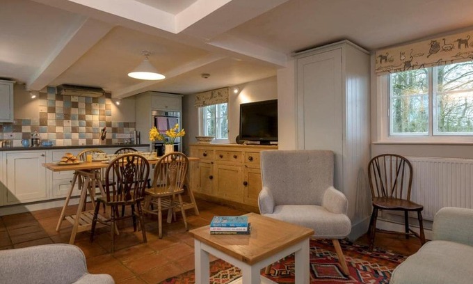 Newmarket House | The West Wing at Gypsy Hall