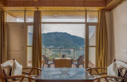 Dharampur Apartment | The Western Heights I Serviced Apartments I Pvt Balcony I Peacefull Area I Family Accomodation I Kasauli By Exotic Stays