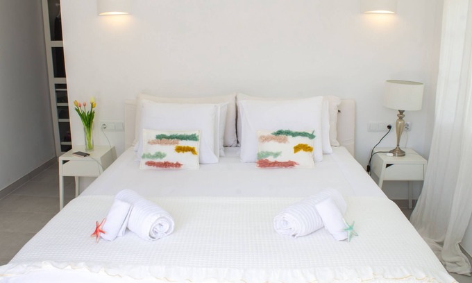 Cala Llombards Ski Chalet | The White Beach House (Cala Llombards)