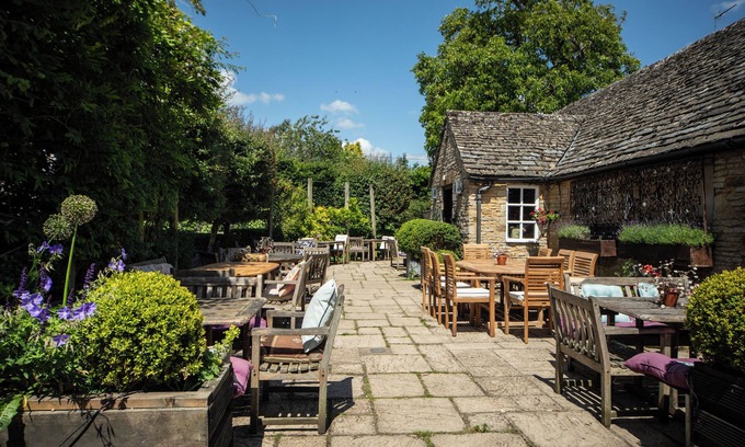 Duns Tew Hotel | The White Horse Inn