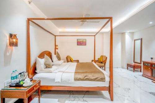 Gwalior Hotel | The White Seasons