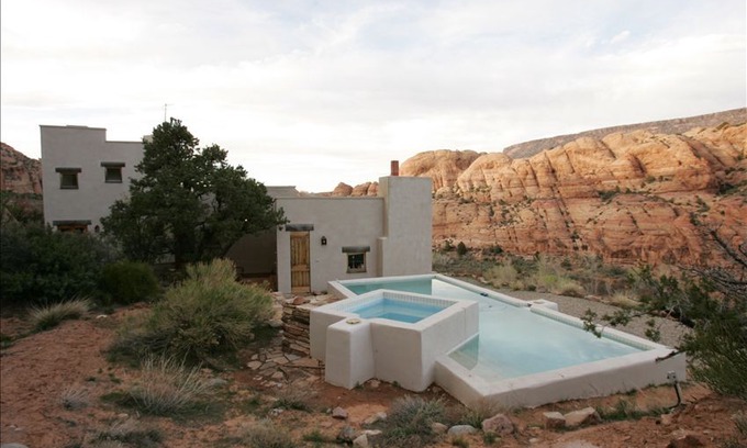 Spanish Valley House | The Wilderness House - Spectacular Desert Retreat