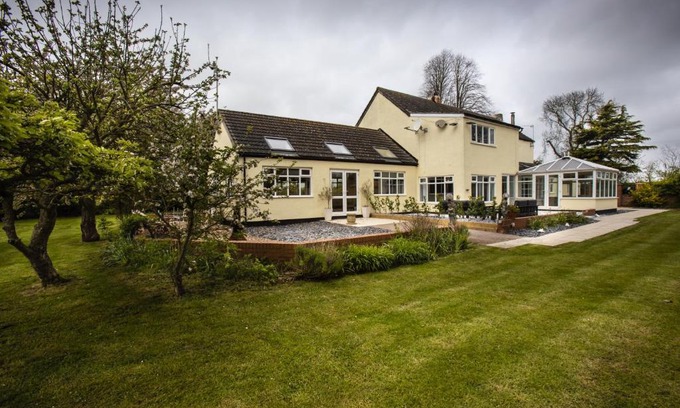 Grimsby House | The Willows