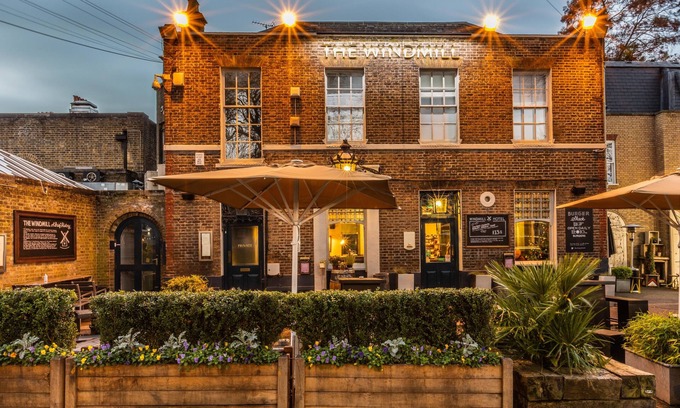 Clapham Hotel | The Windmill