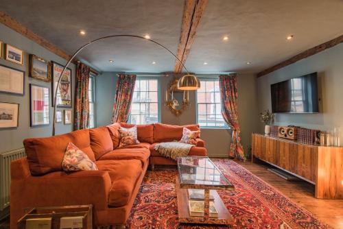 Rochester House | The Wonky House