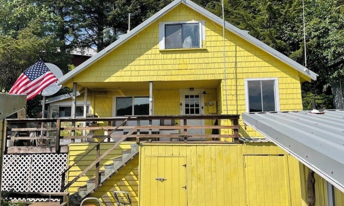 Elfin Cove House | The Yellow House