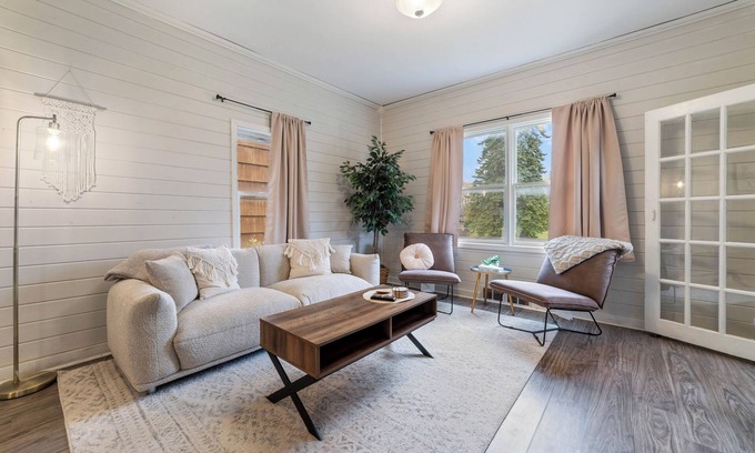 Billings Park House | The Zen Den - A charming 3-bedroom house in Superior/Duluth