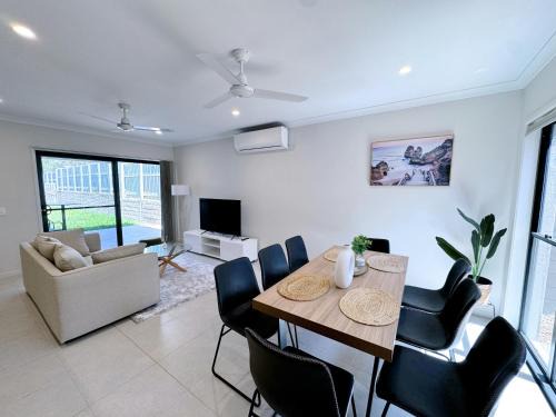 Coomera Villa | Theme Park Retreat Coomera 5 Beds Villa