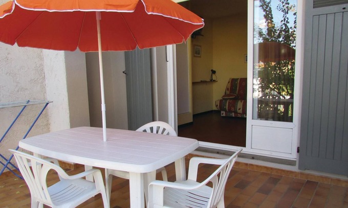 Algajola Apartment | These charming vacation apartments (see FKO114) with a view of the Corsican mountains are part of a