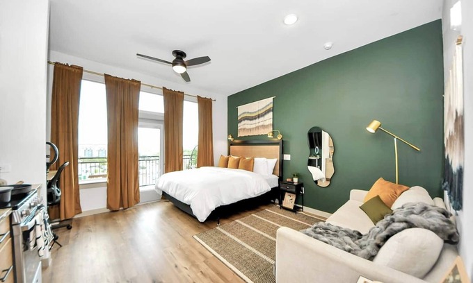 Washington Ave./ Memorial Park Apartment | This apartment is a 0 bedroom(s), 1 bathrooms, located in Houston, TX.