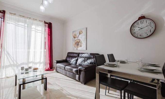Paceville Apartment | This apartment is a 2 bedroom(s), 1 bathrooms, located in St. Julian's, null.