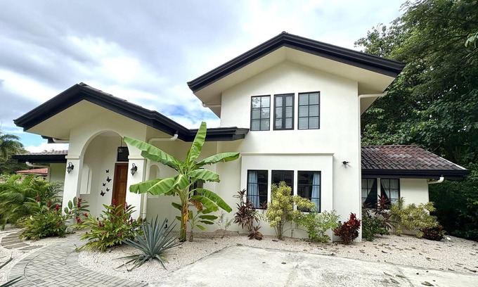 Brasilito House | This beautiful home with private pool and proximity to the best beaches.