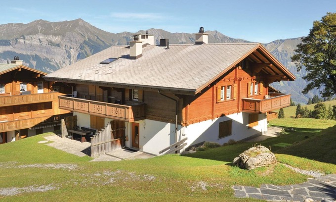 Axalp Apartment | This great and cozy vacation apartment, above Lake Brienz, extends over two floors.