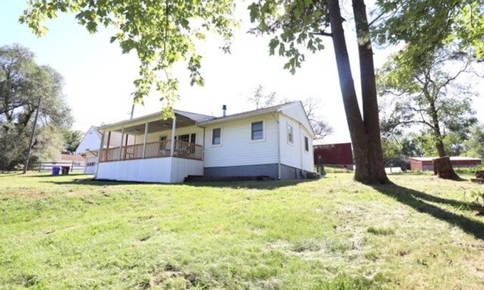 Adamstown House | This house is a 2 bedroom(s), 1 bathrooms, located in Adamstown, MD.