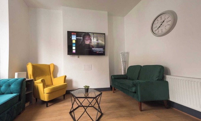 Belfast City Centre House | This house is a 5 bedroom(s), 2 bathrooms, located in Belfast, Northern Ireland.