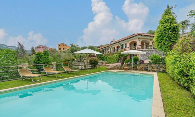 Garlenda House | This lovely semi-detached house with private pool is located just 8 km from the sandy beaches of Ala