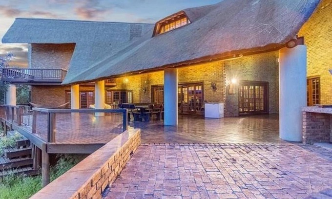 Bela-Bela House | Tholo Private Game Lodge, Mabalingwe