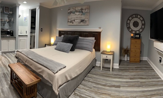 Abbeville Apartment | Thomas Mill Creek Lakefront Property