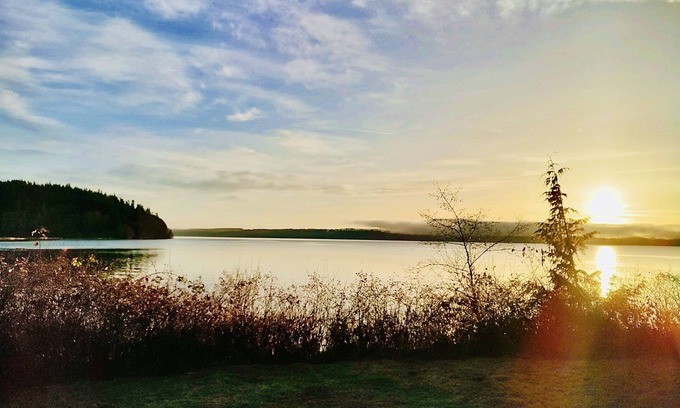 Rollingbay House | Thorndyke Lodge Beachfront Escape w/BBQ and firepit