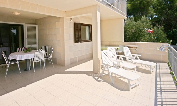 Okrug Donji Apartment | Three bedroom apartment near beach Okrug Donji, Čiovo (A-6859-a)