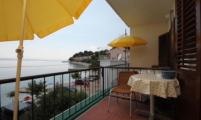 Podgora Apartment | Three bedroom apartment near beach Podgora, Makarska (A-6670-b)