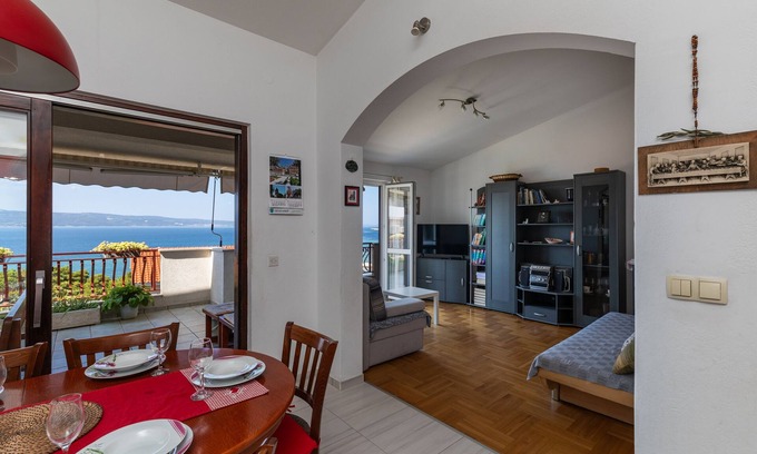 Duce Apartment | Three bedroom apartment with terrace and sea view Duće, Omiš (A-14587-a)