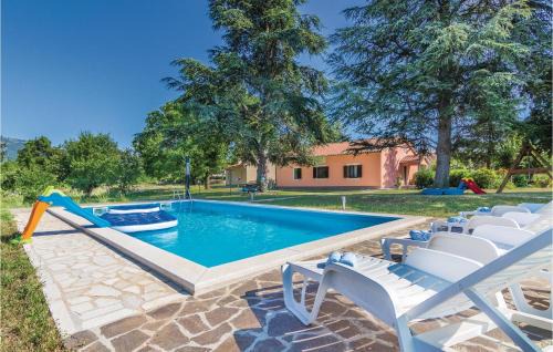 Krsan House | Three-Bedroom Holiday Home Krsan With An Outdoor Swimming Pool 07