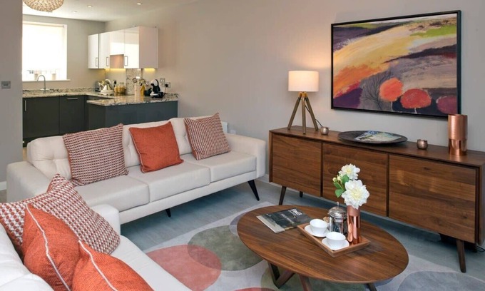 Saint Paul's House | Three bedroom House Next to Cabot Circus - Hopewell