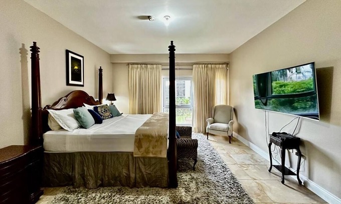 Port of Spain Apartment | Three Bedroom Lavish Retreat located in the heart of the City