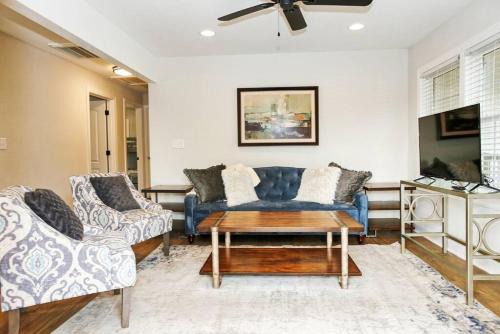 Huntersville House | Three Bedroom Outdoorsy Escape in Huntersville