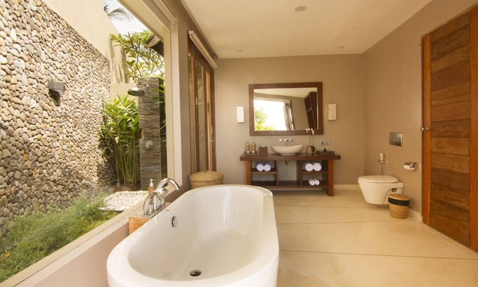 Senggigi Villa | Three Bedroom Pool Villa- Mora Royal Villa