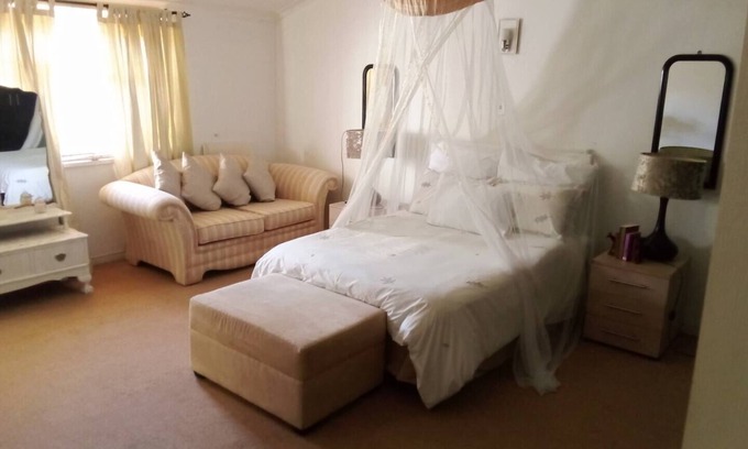 Rondebosch House | Three bedrooms in tranquil setting in Rondebosch