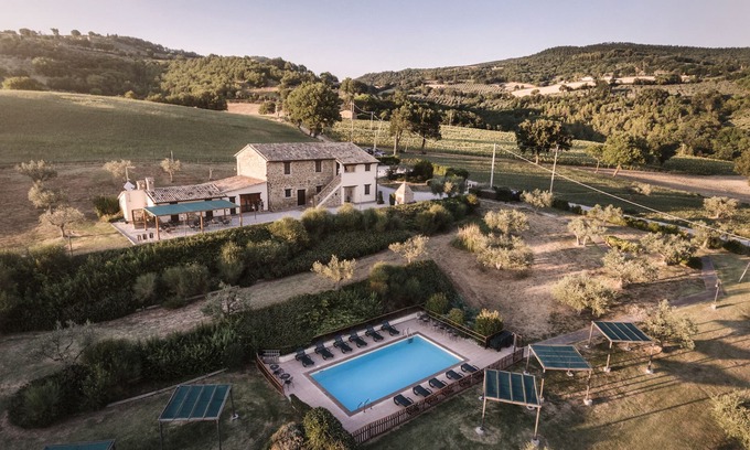 Assisi Apartment | Three-room apartment with pool - Ginestra
