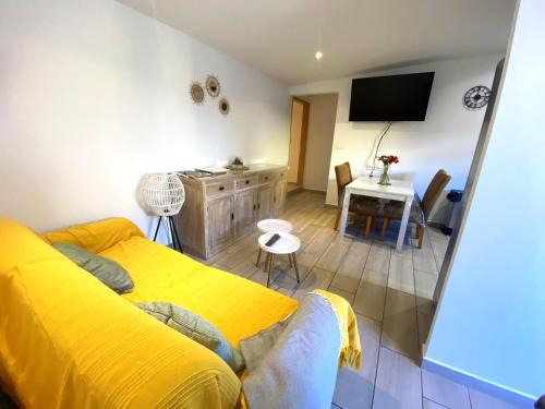 Les Avirons House | Ti case fleur letchi - cadre calme et agréable, 15 min des plages