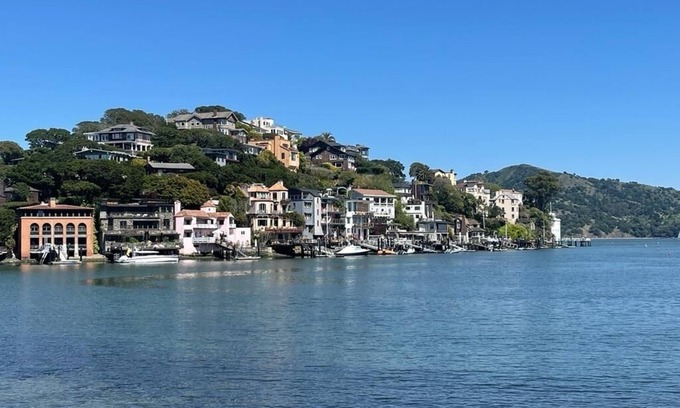 Belvedere Tiburon House | Tiburon California Beautiful home near SFO remodeled, great weather best locatio