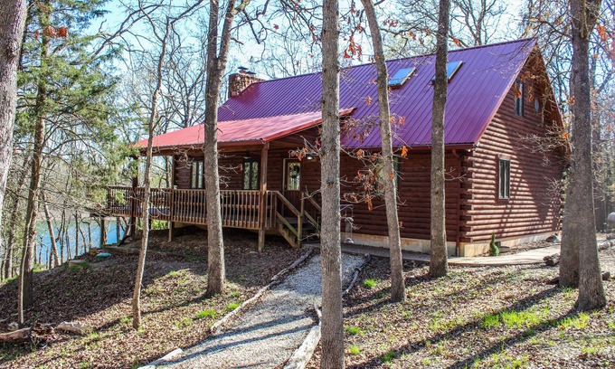 Pittsburg Cabin | Timber Cove Cabin - a relaxing lakeside retreat