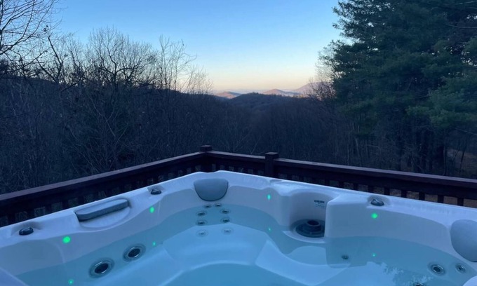 Bentonville Cabin | Timber Creek Falls - a Shenandoah cabin with a private waterfall