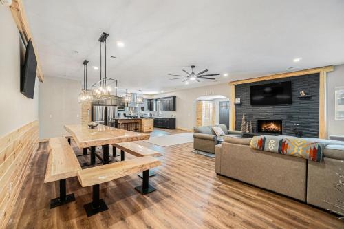 Lewiston Apartment | Timbertown Lodge & Lanes