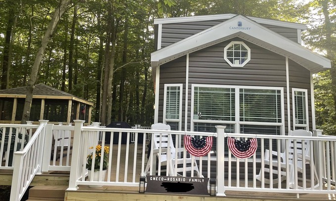 Gouldsboro Cabin | TINY HOME/LAKE CABIN IN PRIVATE EAGLE LAKE COMMUNITY WITH ALL AMENETIES INCLUDED
