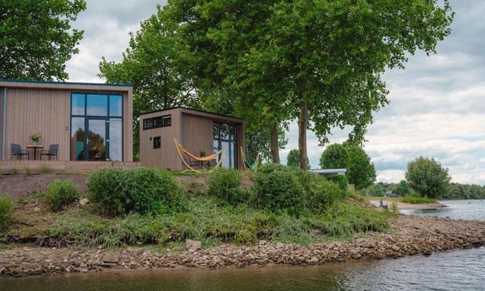Maurik House | Tiny House by Dutch Waterfront Retreat